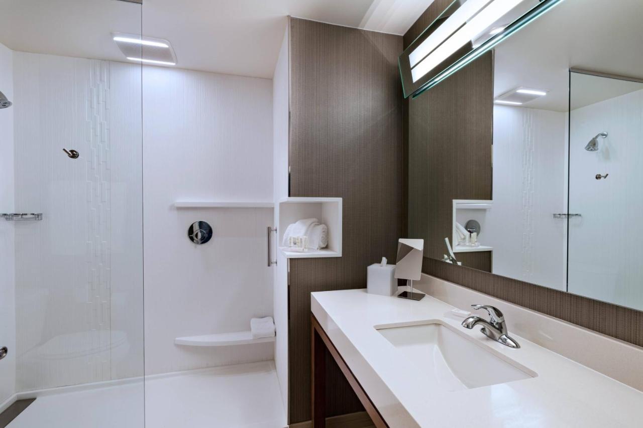 Courtyard Dallas Гранд Прери Екстериор снимка