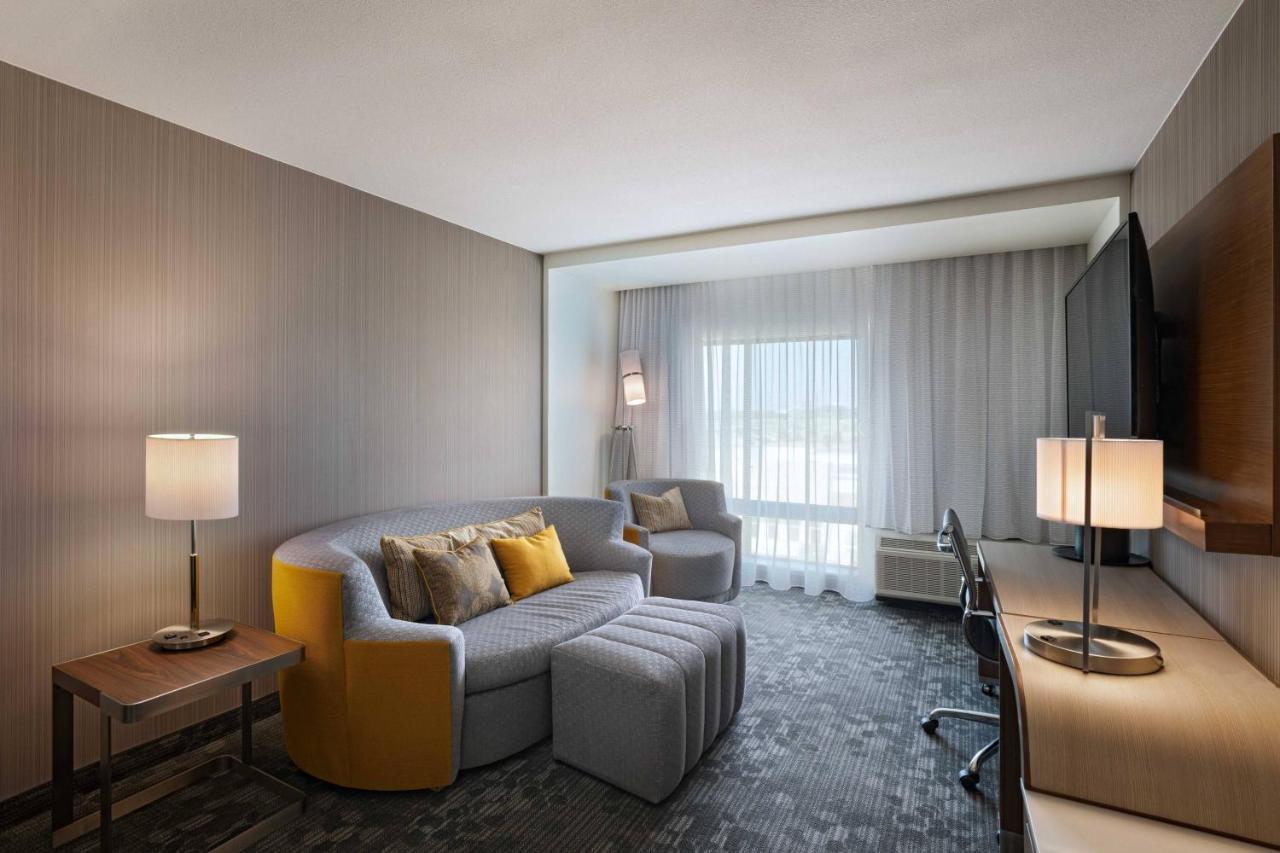 Courtyard Dallas Гранд Прери Екстериор снимка