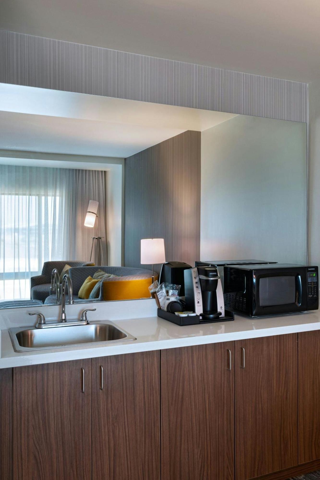 Courtyard Dallas Гранд Прери Екстериор снимка
