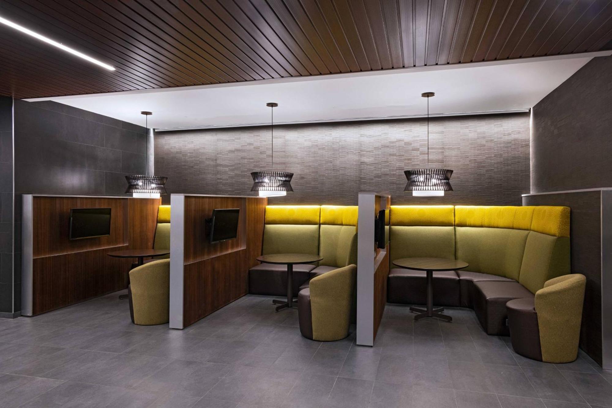 Courtyard Dallas Гранд Прери Екстериор снимка